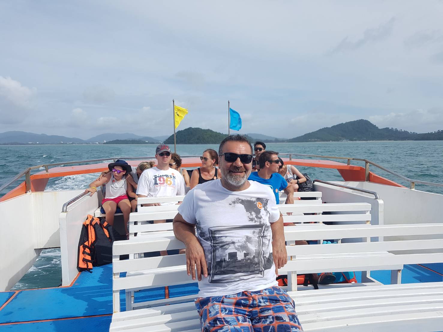 Phi Phi - Maya - Bamboo Island tour by Cruise Boat